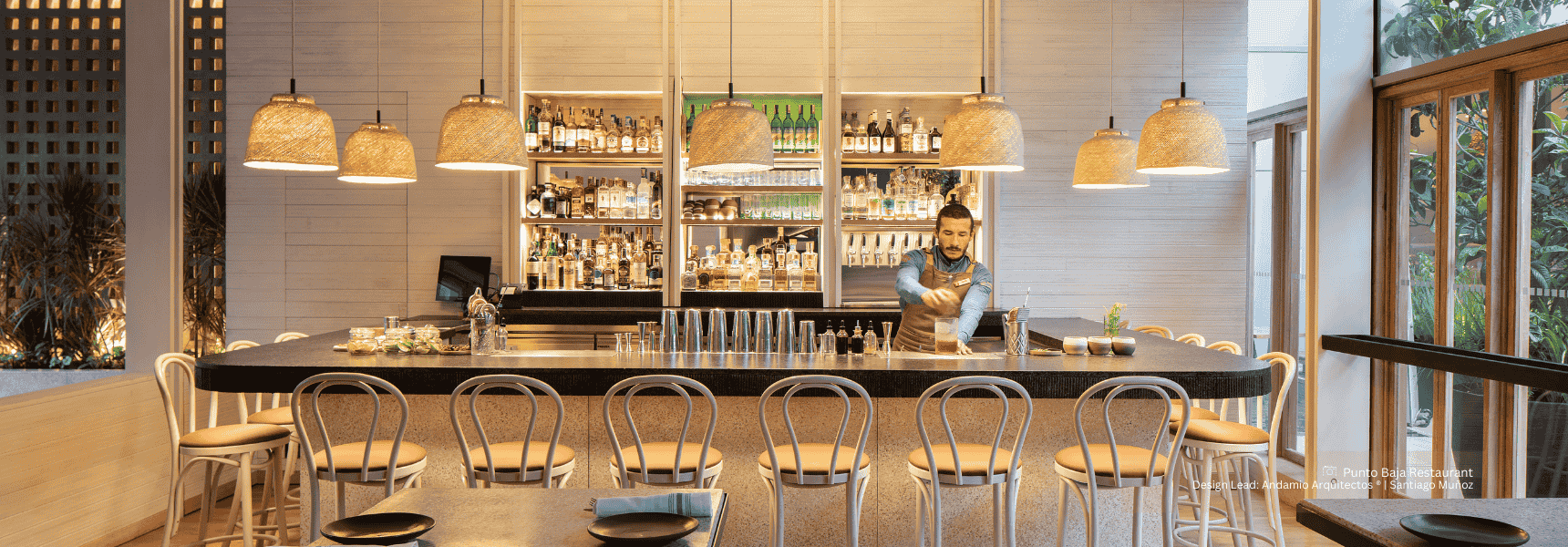 Smart Restaurants: Integrating IoT and AI into Restaurant Interior Design 